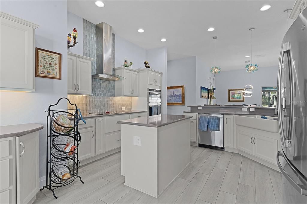 На продажу: $915,000 (4 спален, 3 ванн, 2296 Квадратных фут)