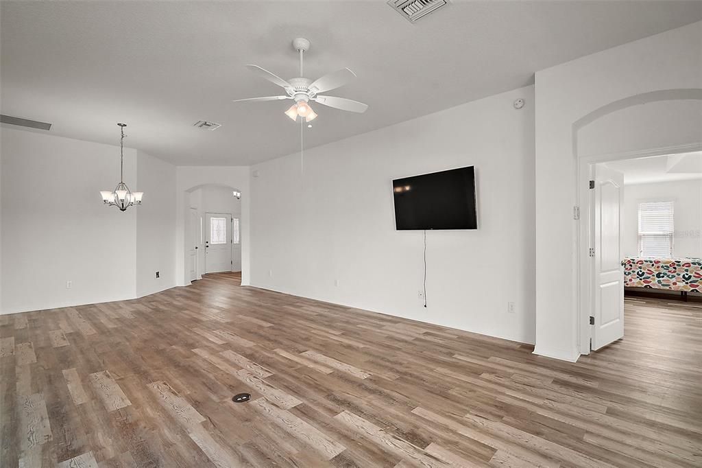 待售: $380,000 (3 贝兹, 2 浴室, 1918 平方英尺)