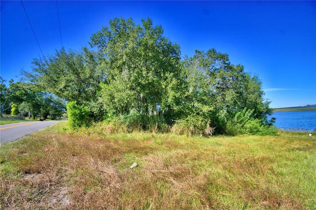 待售: $139,900 (1.30 acres)