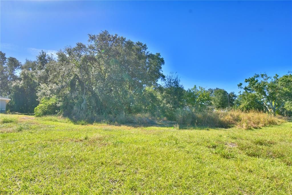 待售: $139,900 (1.30 acres)