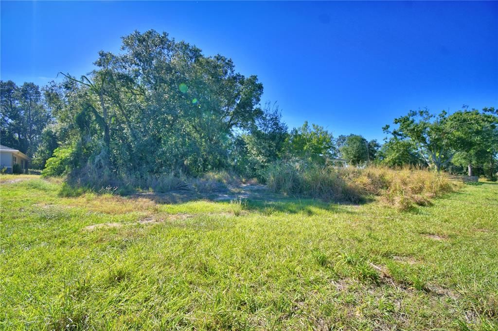 待售: $139,900 (1.30 acres)