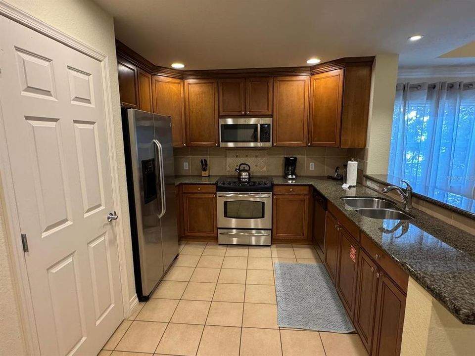 На продажу: $379,999 (3 спален, 3 ванн, 1755 Квадратных фут)