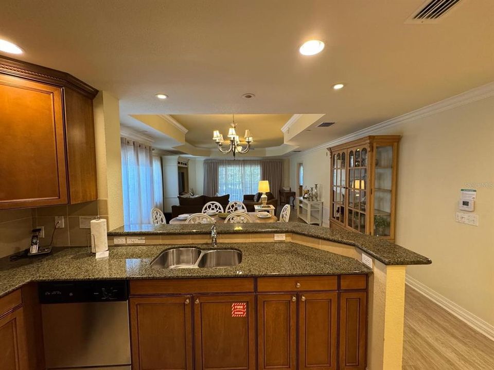 На продажу: $379,999 (3 спален, 3 ванн, 1755 Квадратных фут)