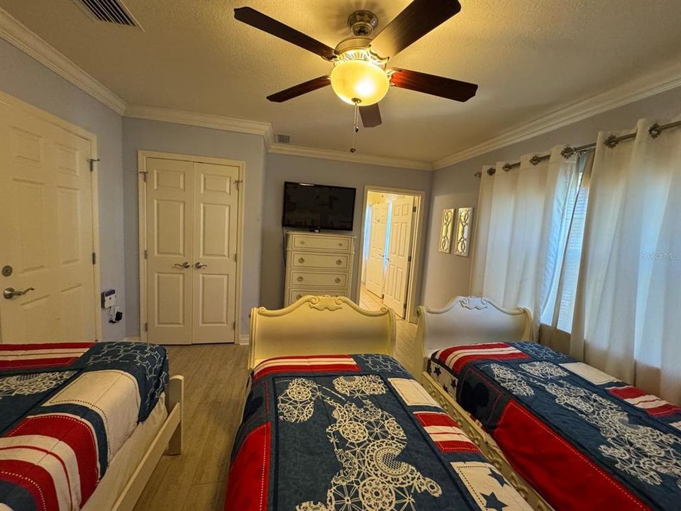 На продажу: $379,999 (3 спален, 3 ванн, 1755 Квадратных фут)