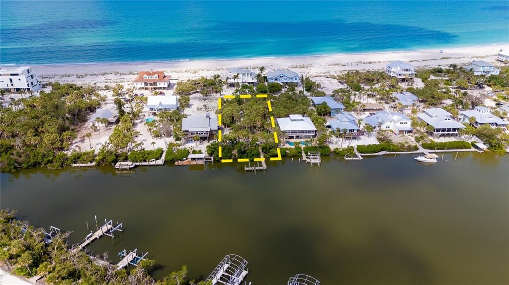 Vendido Recientemente: $649,900 (0.44 acres)