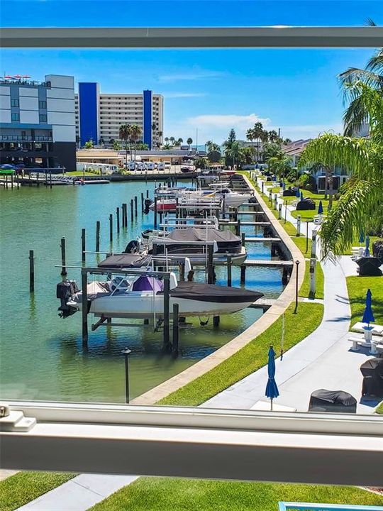 待售: $495,999 (1 贝兹, 1 浴室, 755 平方英尺)