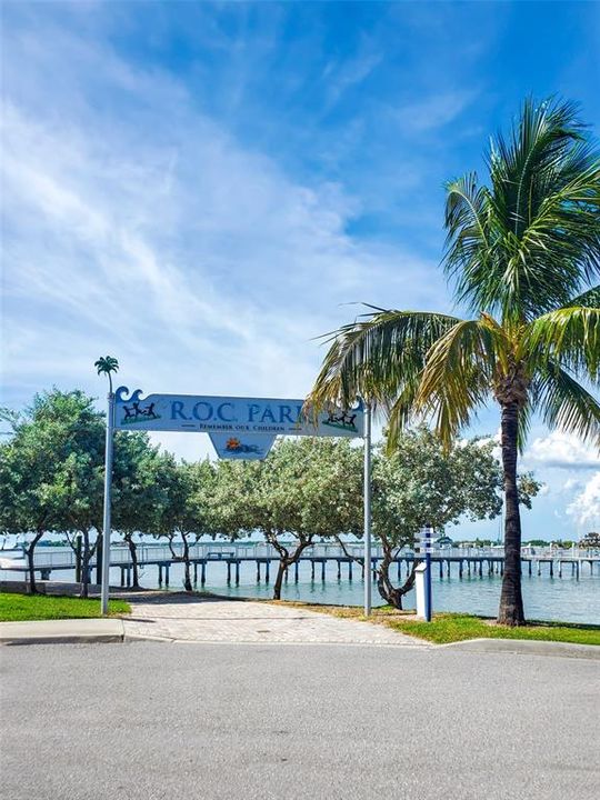 待售: $495,999 (1 贝兹, 1 浴室, 755 平方英尺)