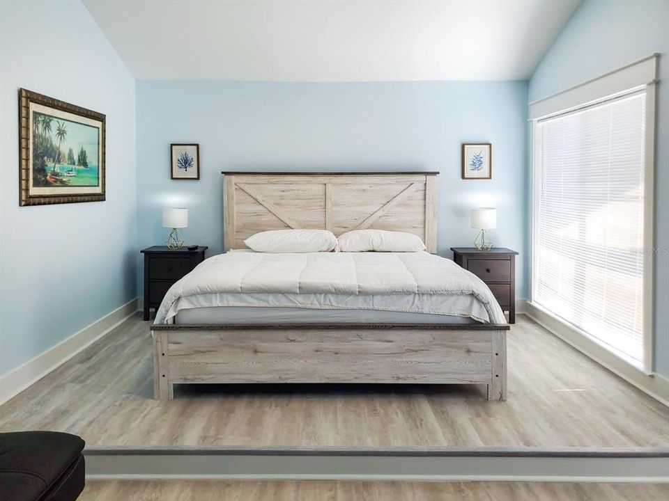 待售: $495,999 (1 贝兹, 1 浴室, 755 平方英尺)