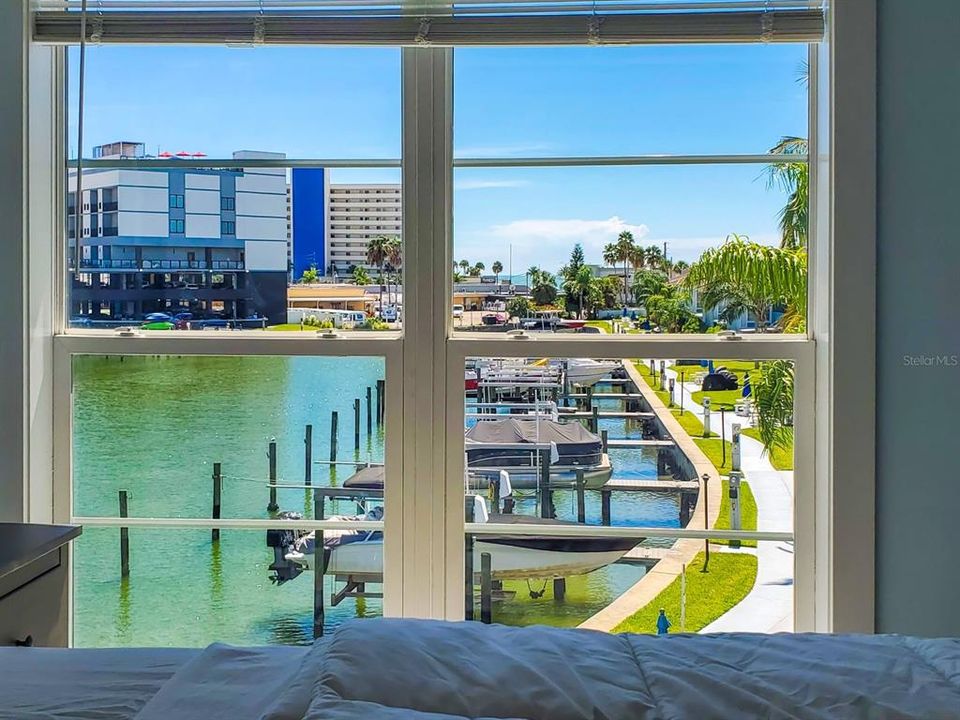 待售: $495,999 (1 贝兹, 1 浴室, 755 平方英尺)