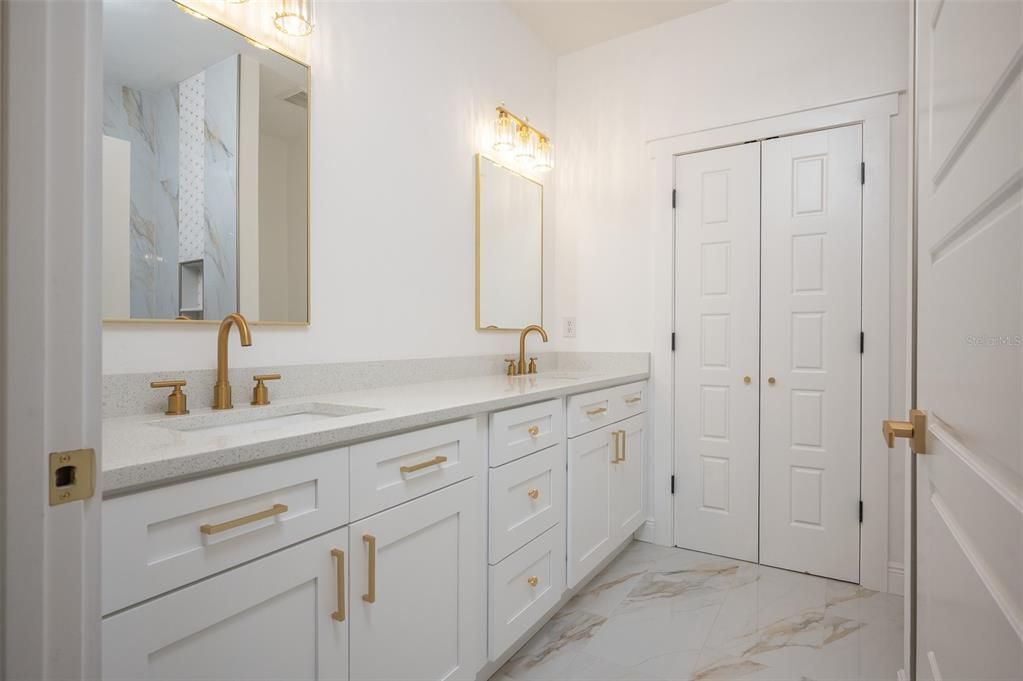 待售: $281,900 (3 贝兹, 2 浴室, 1241 平方英尺)