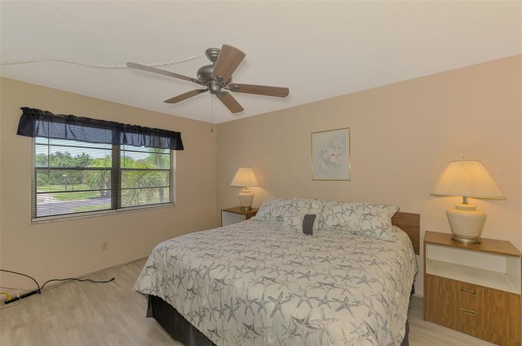 待售: $129,900 (2 贝兹, 2 浴室, 1118 平方英尺)