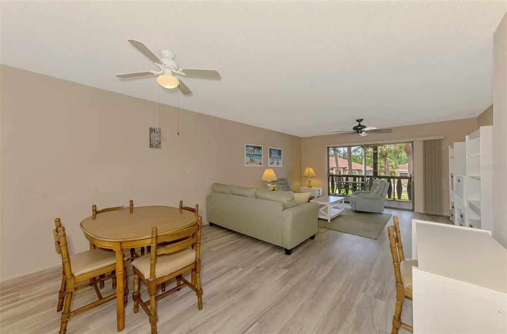 待售: $129,900 (2 贝兹, 2 浴室, 1118 平方英尺)