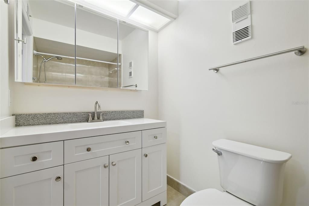 Active With Contract: $229,000 (2 beds, 2 baths, 1125 Square Feet)