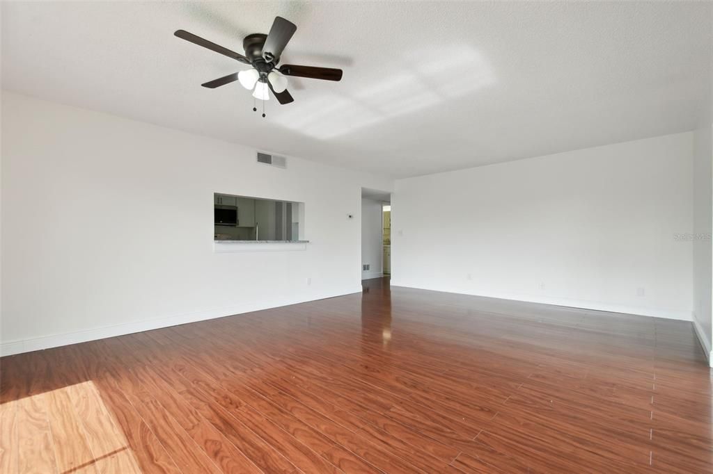 Active With Contract: $229,000 (2 beds, 2 baths, 1125 Square Feet)