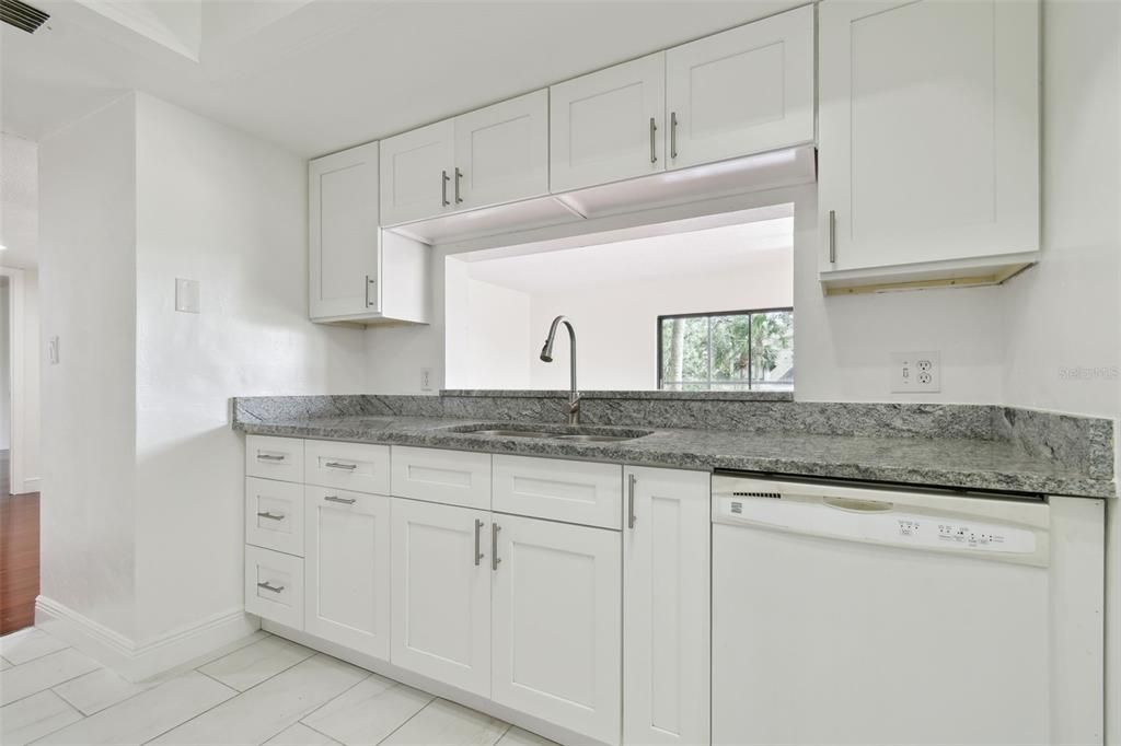 Active With Contract: $229,000 (2 beds, 2 baths, 1125 Square Feet)