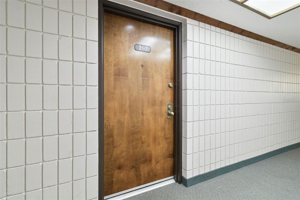 Active With Contract: $229,000 (2 beds, 2 baths, 1125 Square Feet)