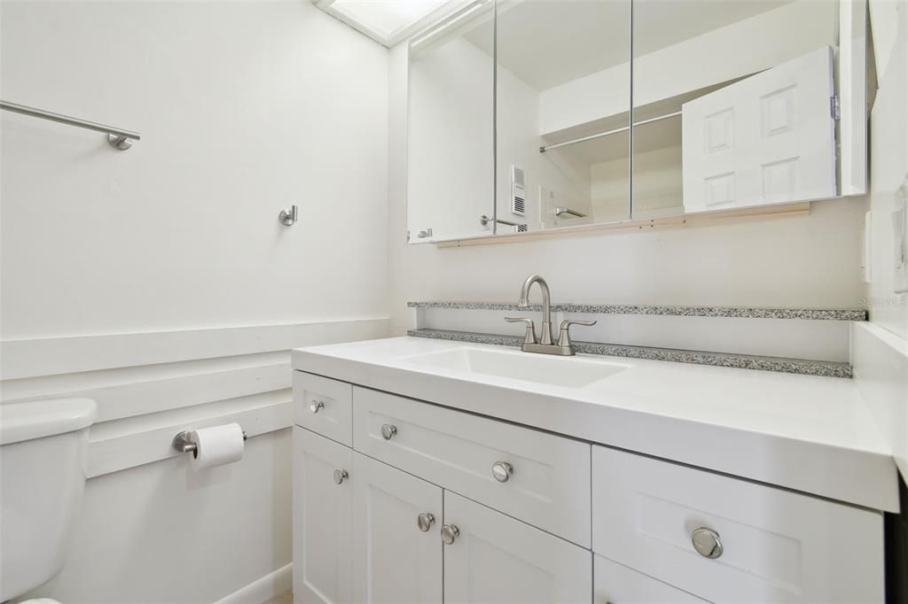 Active With Contract: $229,000 (2 beds, 2 baths, 1125 Square Feet)