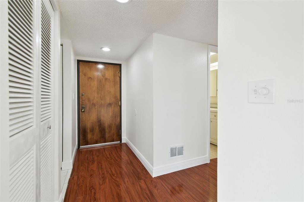 Active With Contract: $229,000 (2 beds, 2 baths, 1125 Square Feet)