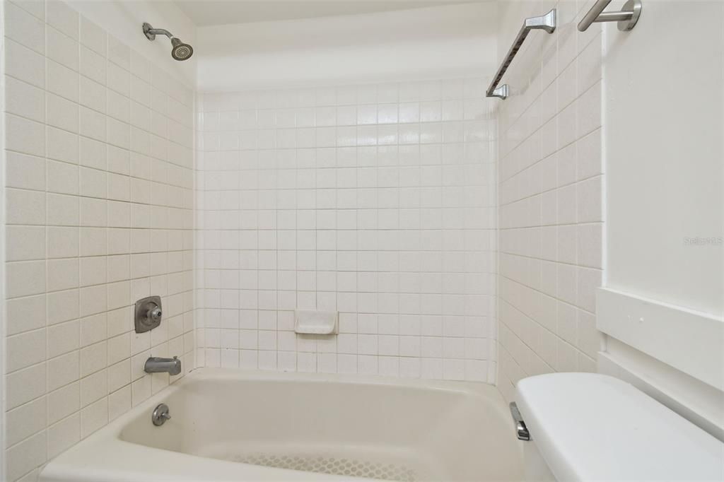 Active With Contract: $229,000 (2 beds, 2 baths, 1125 Square Feet)