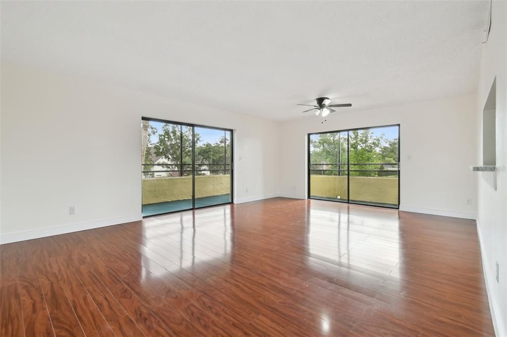 Active With Contract: $229,000 (2 beds, 2 baths, 1125 Square Feet)