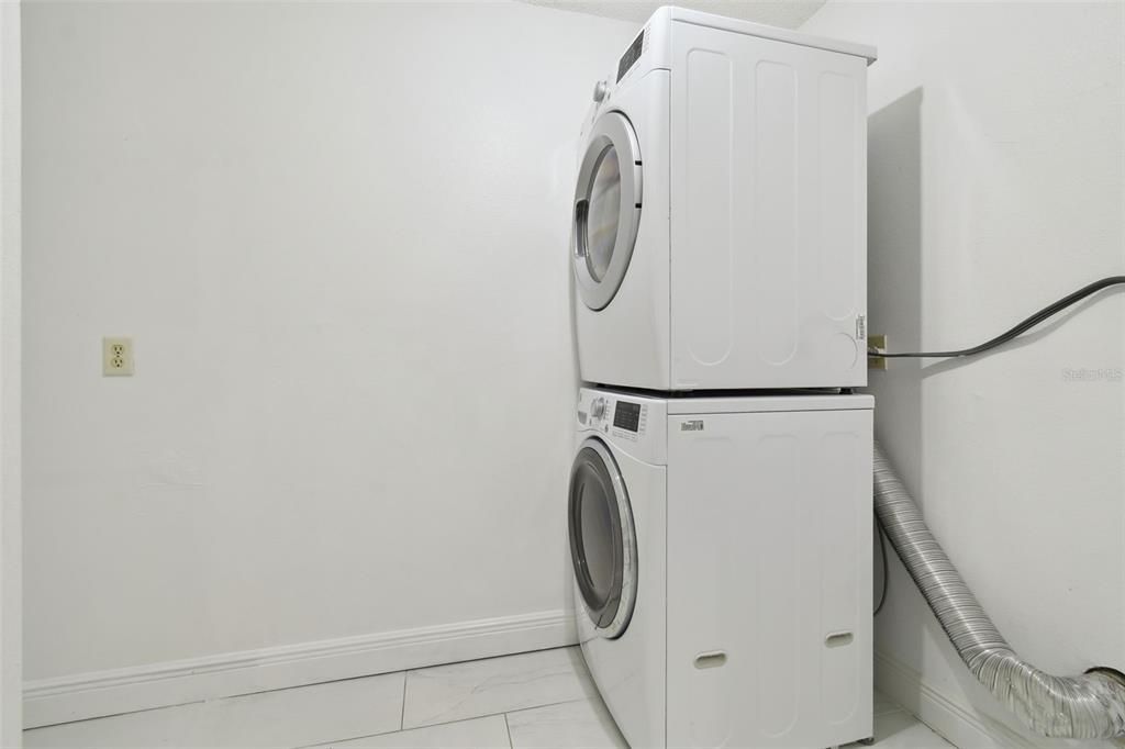 Active With Contract: $229,000 (2 beds, 2 baths, 1125 Square Feet)