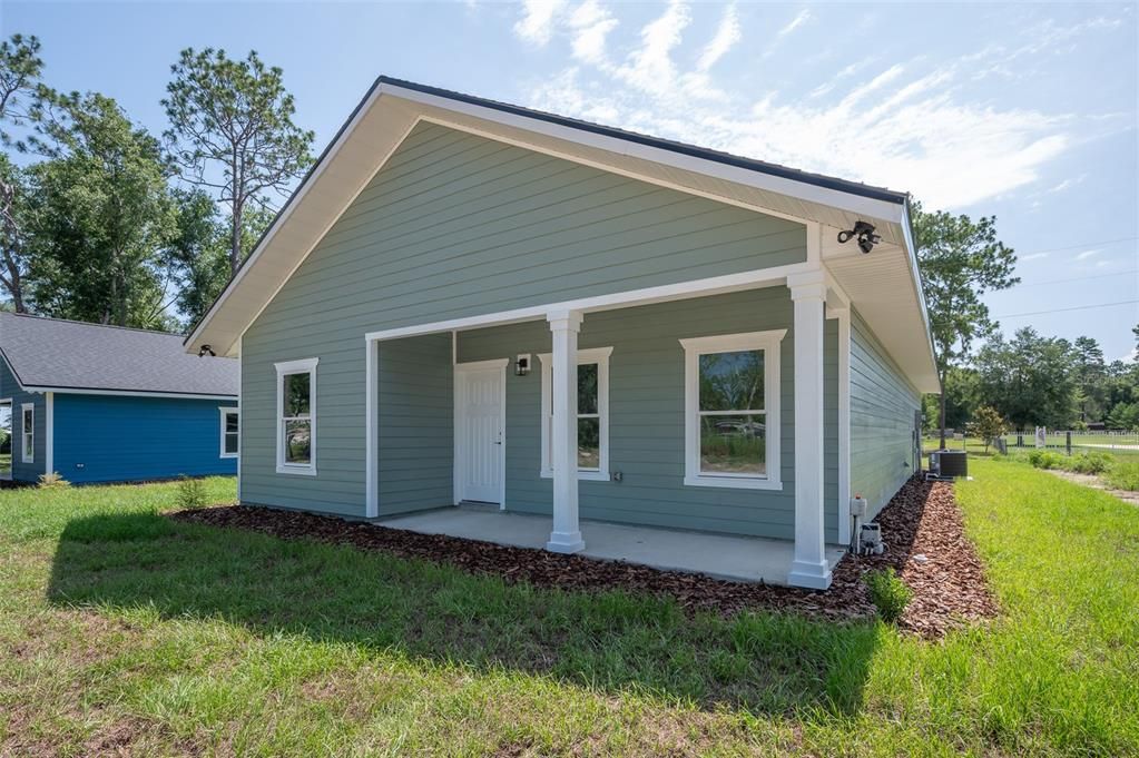 For Sale: $281,900 (3 beds, 2 baths, 1241 Square Feet)