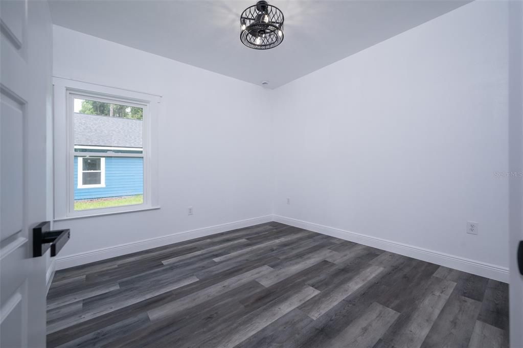 For Sale: $281,900 (3 beds, 2 baths, 1241 Square Feet)
