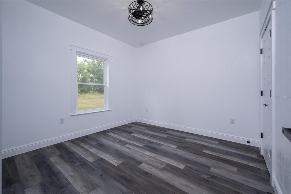 For Sale: $281,900 (3 beds, 2 baths, 1241 Square Feet)