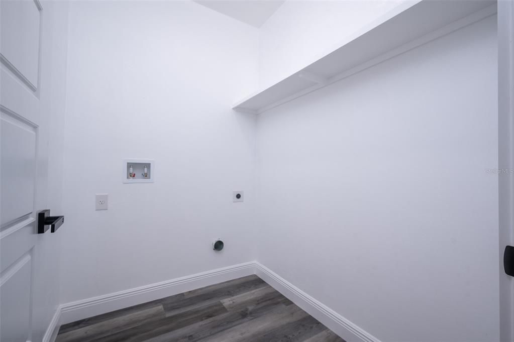 For Sale: $281,900 (3 beds, 2 baths, 1241 Square Feet)
