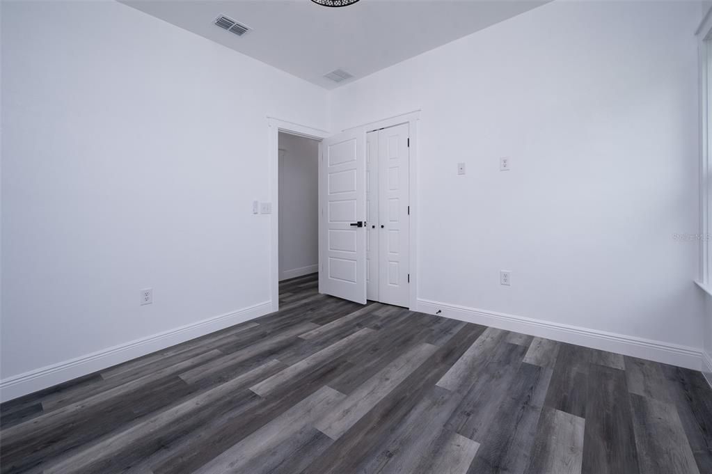 For Sale: $281,900 (3 beds, 2 baths, 1241 Square Feet)