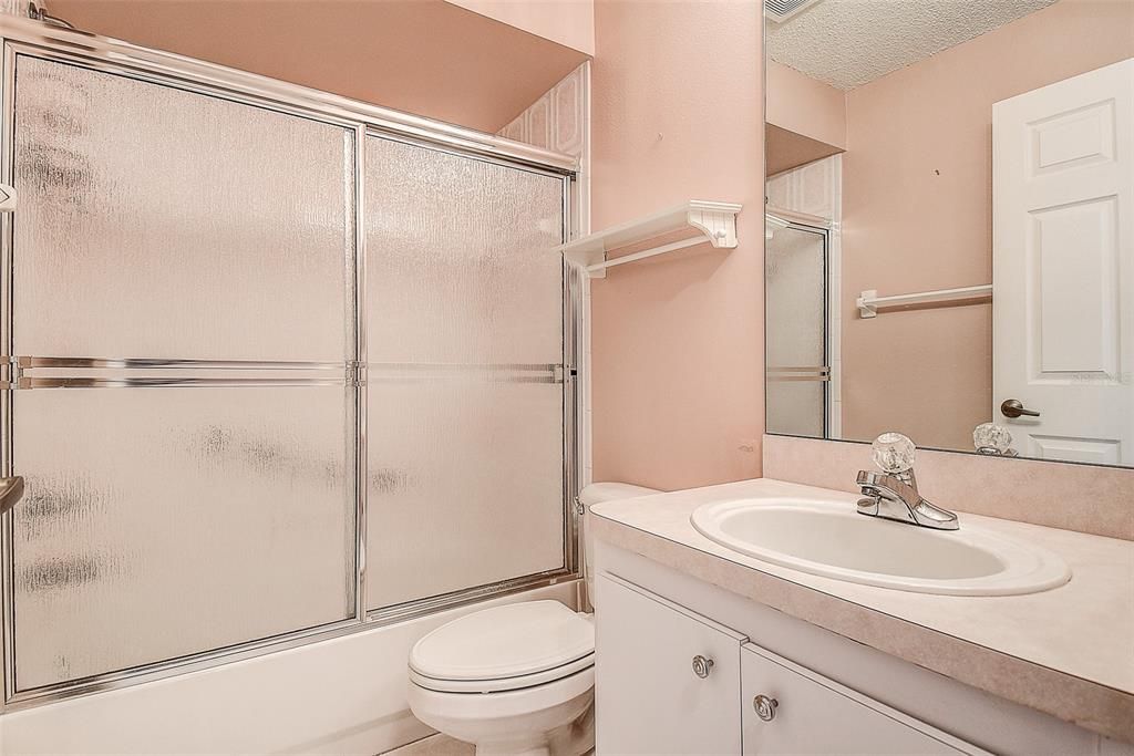 На продажу: $242,000 (2 спален, 2 ванн, 1701 Квадратных фут)