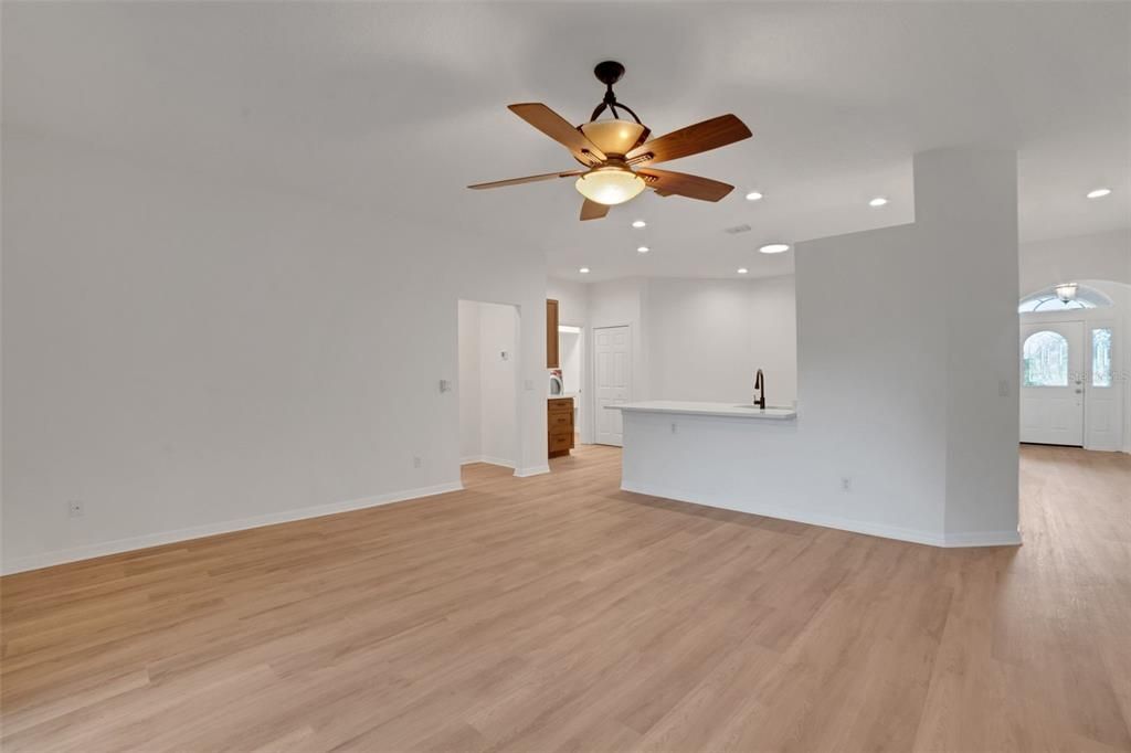 Active With Contract: $439,900 (3 beds, 2 baths, 1930 Square Feet)