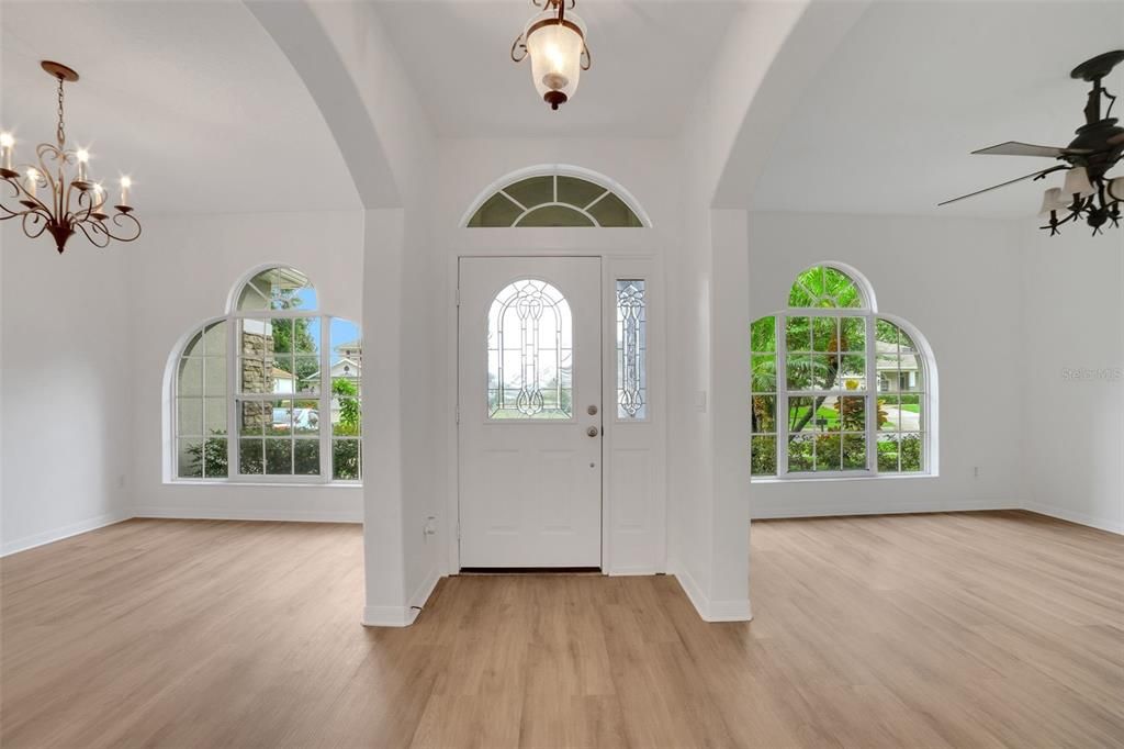 Active With Contract: $439,900 (3 beds, 2 baths, 1930 Square Feet)