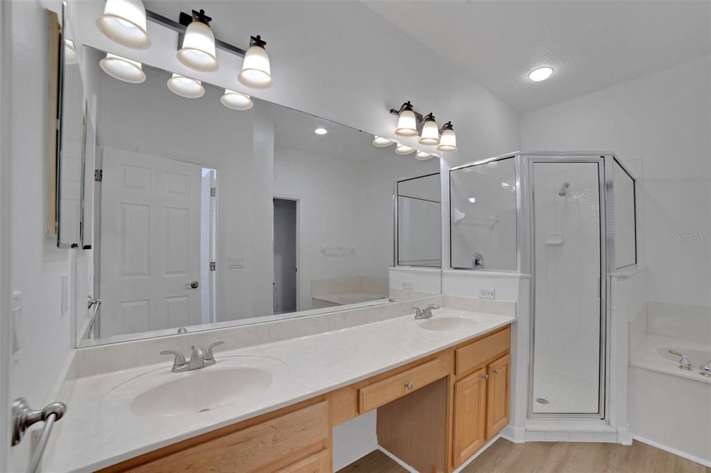 Active With Contract: $439,900 (3 beds, 2 baths, 1930 Square Feet)