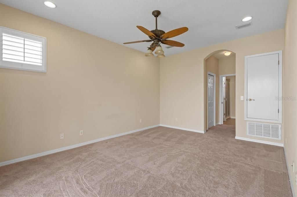 For Sale: $339,500 (3 beds, 3 baths, 1908 Square Feet)