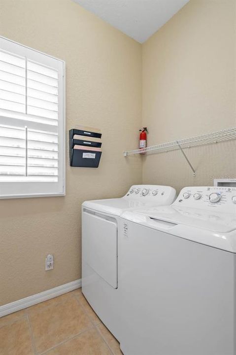 For Sale: $339,500 (3 beds, 3 baths, 1908 Square Feet)