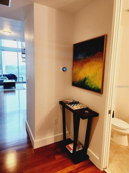 For Sale: $335,000 (1 beds, 1 baths, 925 Square Feet)