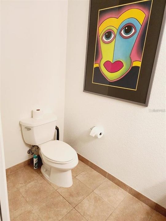 For Sale: $335,000 (1 beds, 1 baths, 925 Square Feet)