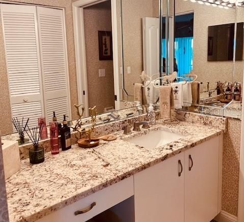 For Rent: $6,000 (2 beds, 2 baths, 1230 Square Feet)