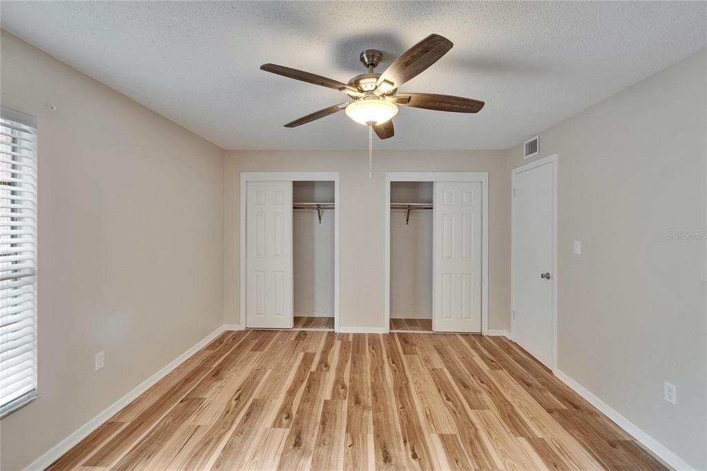 For Sale: $109,000 (1 beds, 1 baths, 760 Square Feet)