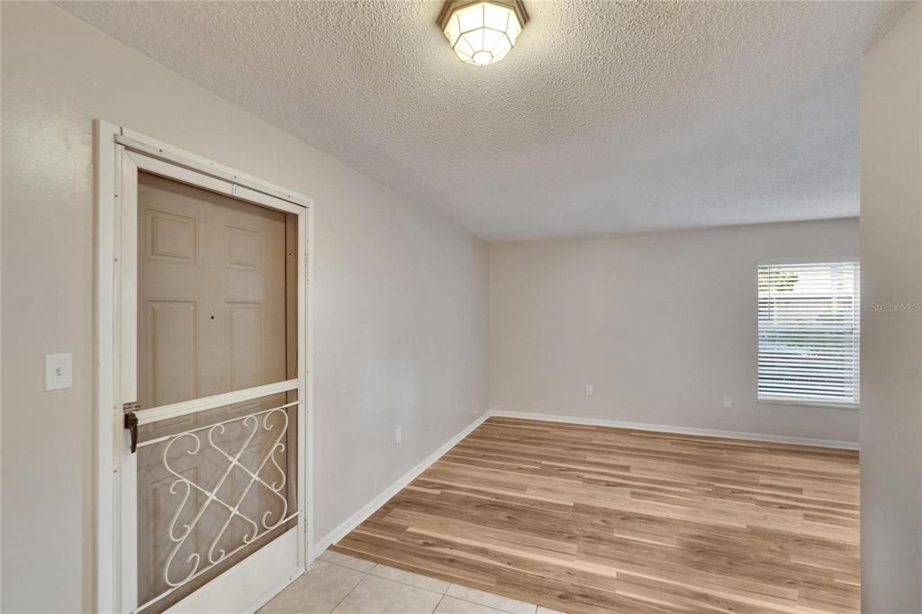 For Sale: $109,000 (1 beds, 1 baths, 760 Square Feet)