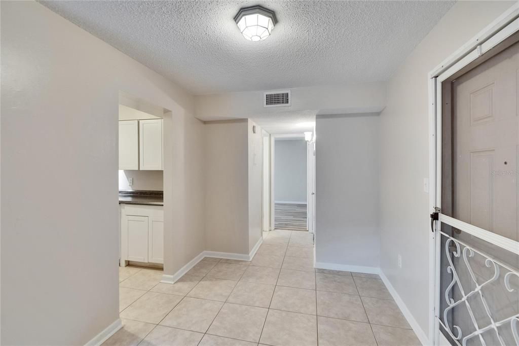 For Sale: $109,000 (1 beds, 1 baths, 760 Square Feet)