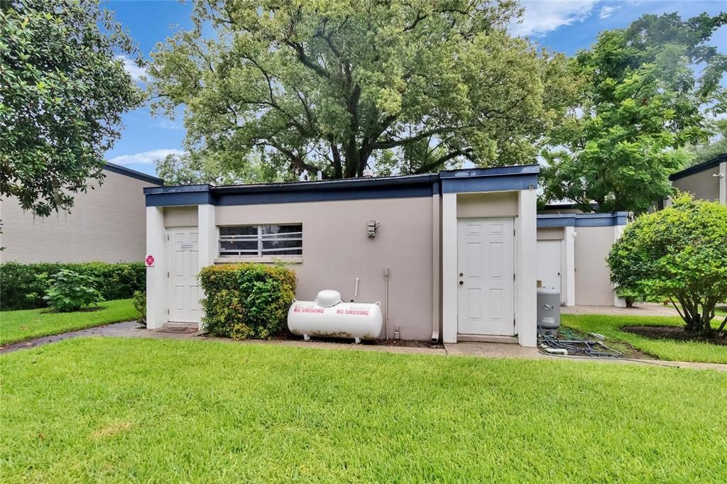 For Sale: $109,000 (1 beds, 1 baths, 760 Square Feet)