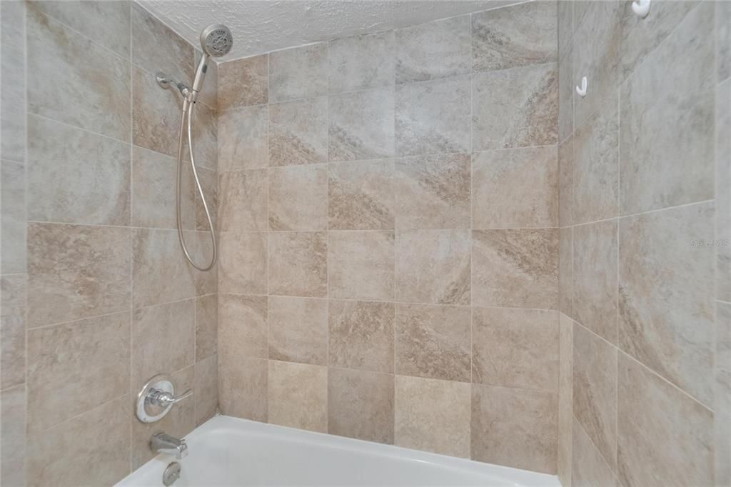 For Sale: $109,000 (1 beds, 1 baths, 760 Square Feet)