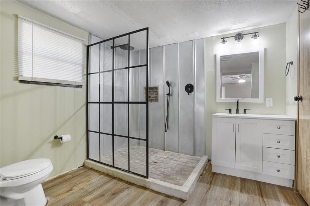 待售: $135,000 (3 贝兹, 2 浴室, 1456 平方英尺)