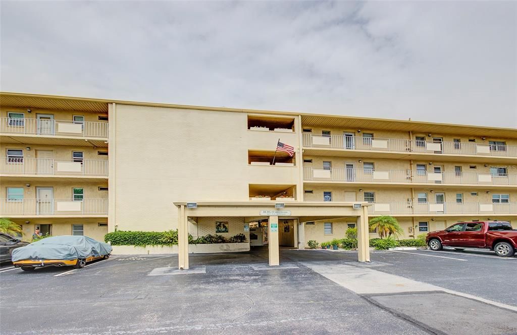 Vendido Recientemente: $99,000 (2 camas, 2 baños, 982 Pies cuadrados)