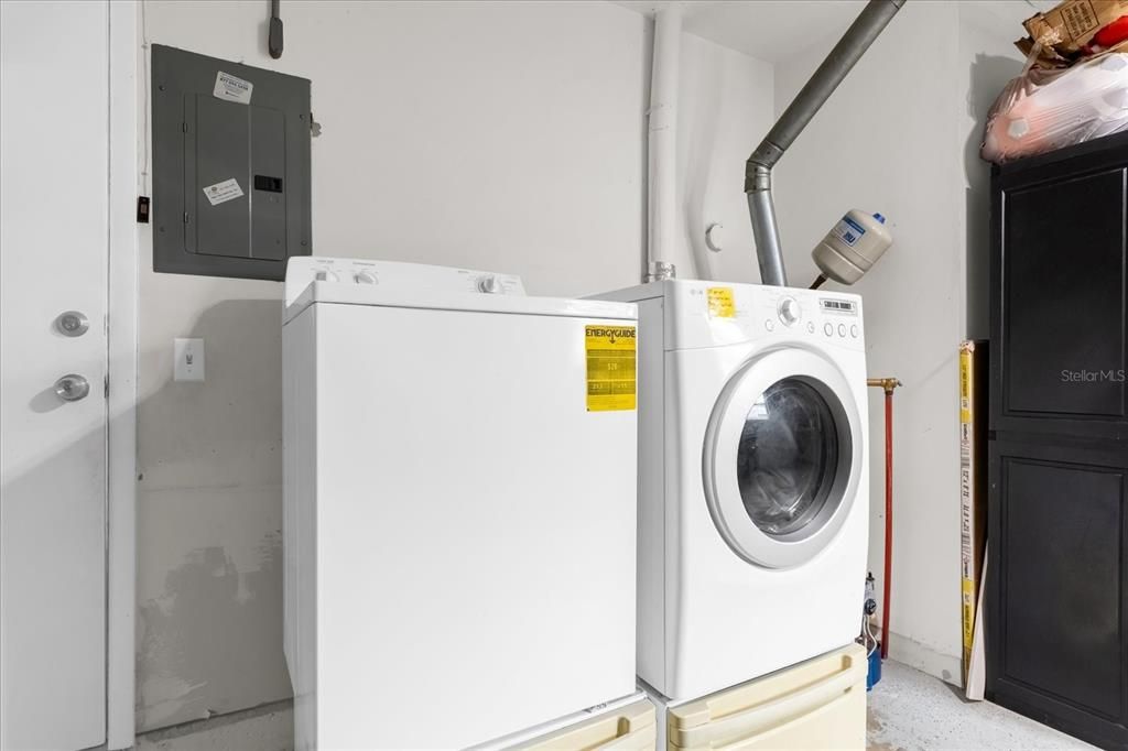 Active With Contract: $195,000 (4 beds, 2 baths, 1666 Square Feet)