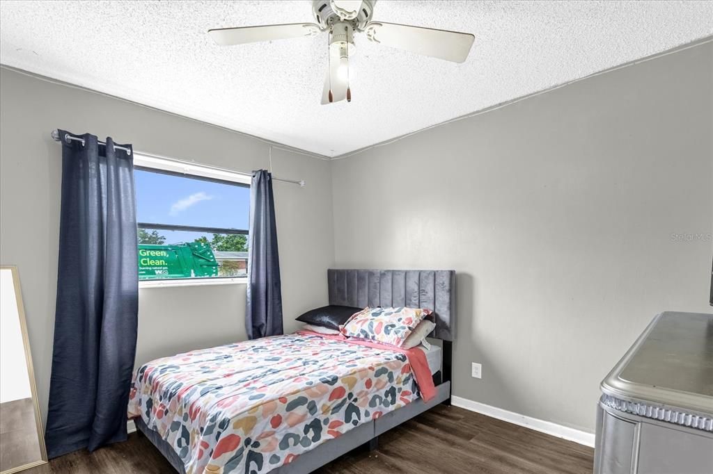 Active With Contract: $195,000 (4 beds, 2 baths, 1666 Square Feet)