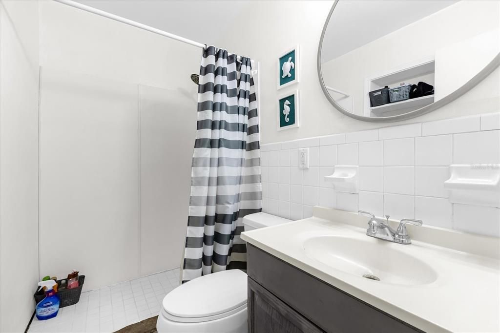 Active With Contract: $195,000 (4 beds, 2 baths, 1666 Square Feet)