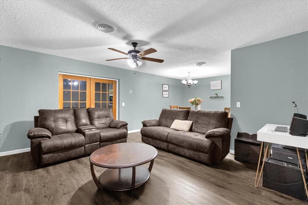 Active With Contract: $195,000 (4 beds, 2 baths, 1666 Square Feet)